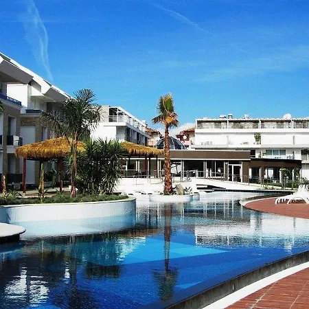 Apartment Tropical Gardens A 2 Bed Private Sleeps 5 Persons With Sofa Bed In Lounge *