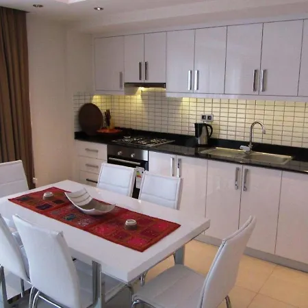 Tropical Gardens A 2 Bed Private Sleeps 5 Persons With Sofa Bed In Lounge アパート *