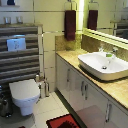 アパート Tropical Gardens A 2 Bed Private Sleeps 5 Persons With Sofa Bed In Lounge