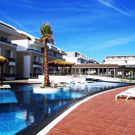 Tropical Gardens A 2 Bed Private Sleeps 5 Persons With Sofa Bed In Lounge シダ