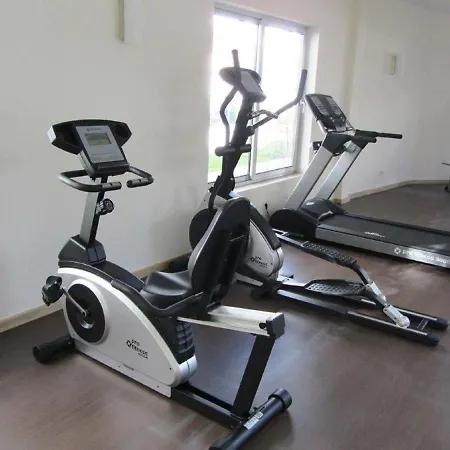 アパート Tropical Gardens A 2 Bed Private Sleeps 5 Persons With Sofa Bed In Lounge シダ