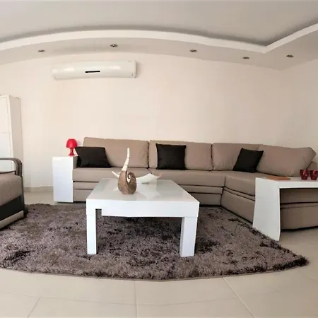 Tropical Gardens A 2 Bed Private Sleeps 5 Persons With Sofa Bed In Lounge * シダ